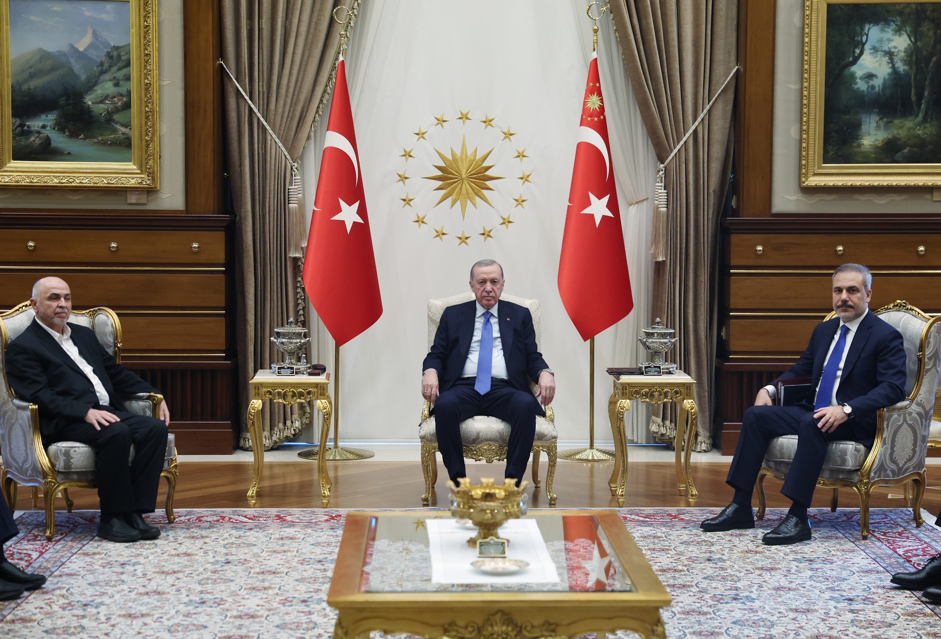 President Erdogan receives Hamas delegation in Ankara