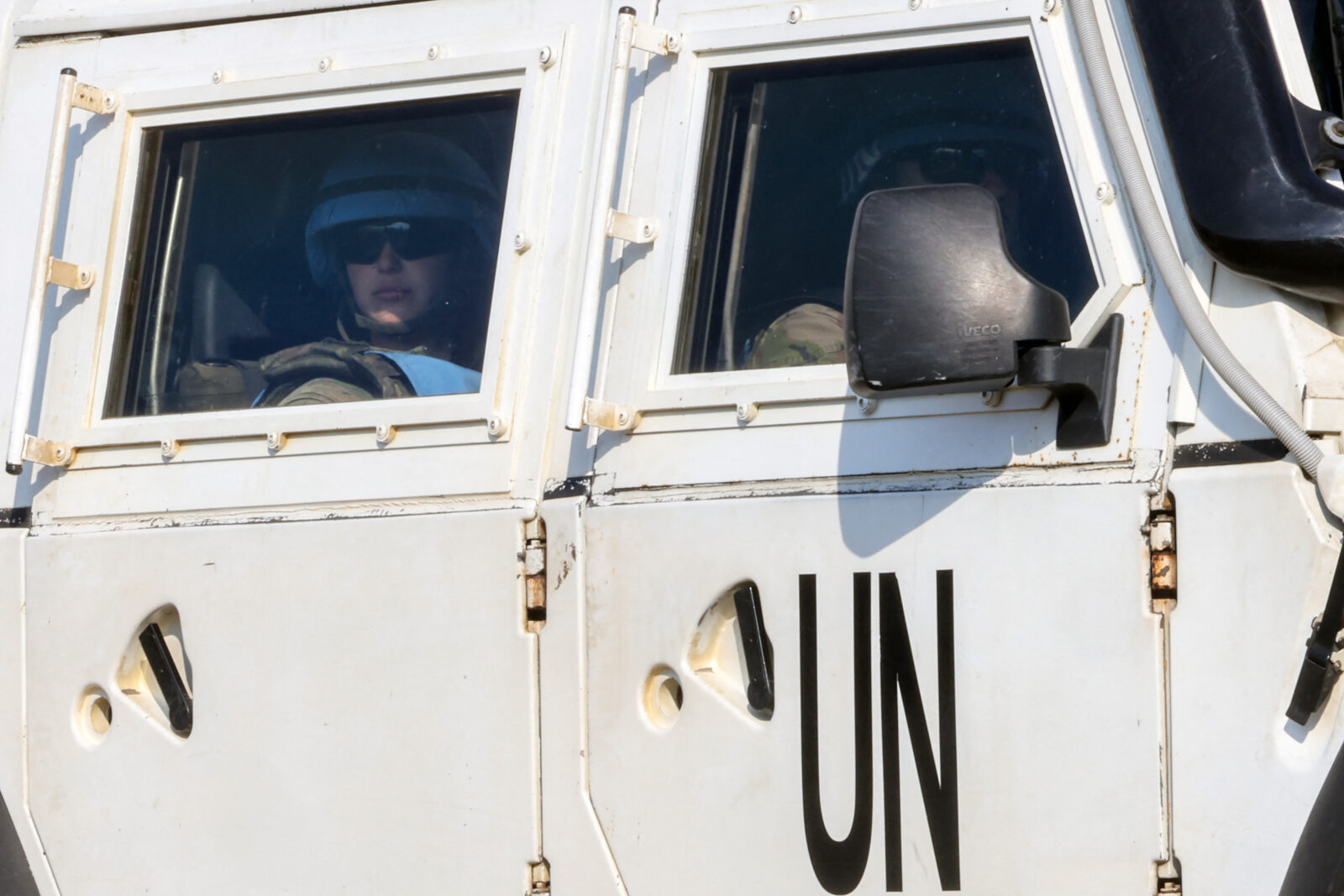 Lebanese army urges residents to wait before returning to southern areas