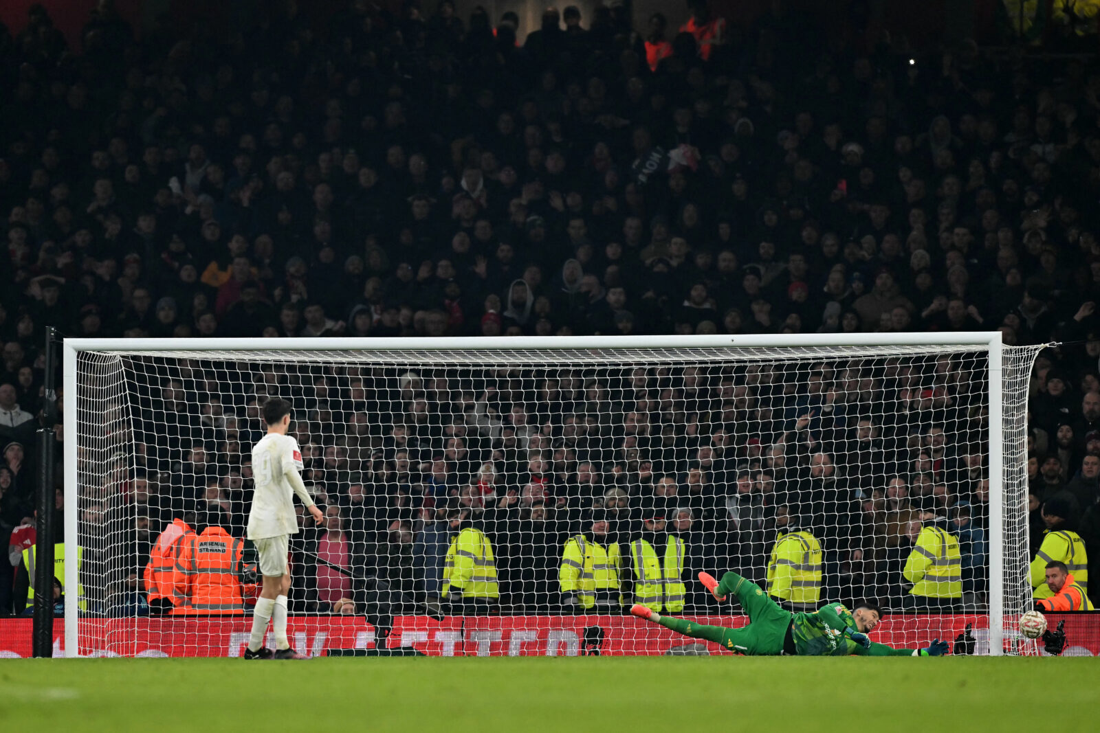Manchester United fans call for Altay Bayindir to replace Andre Onana