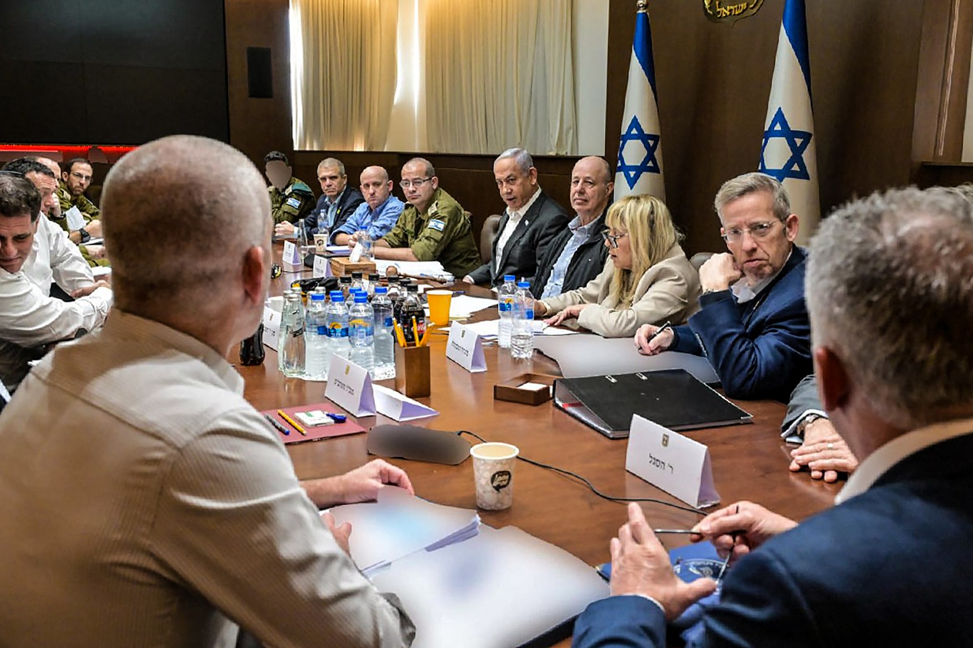 Israeli cabinet advances ceasefire deal to halt Gaza conflict, facilitate hostage release