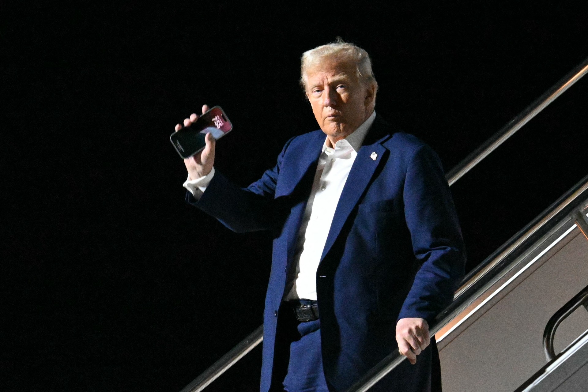 Trump calls for Jordan, Egypt to accept more Palestinians