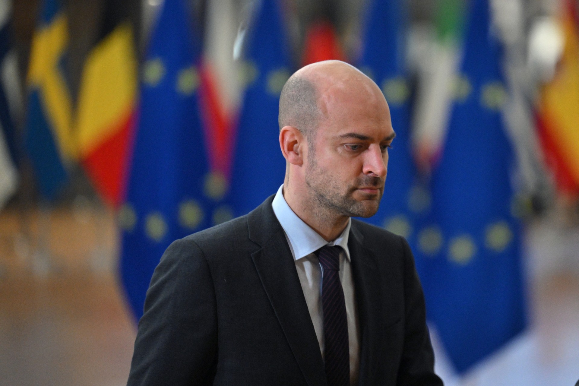 France weighs Greenland troop deployment amid US interest