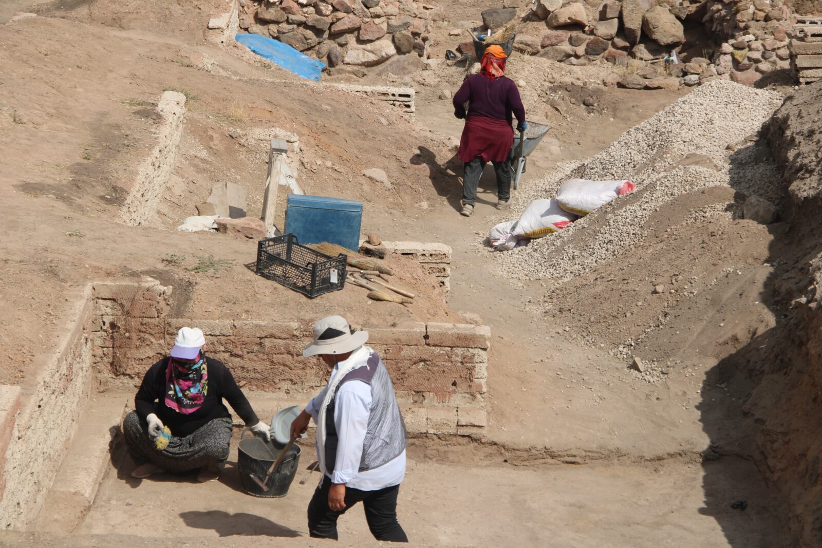 Archaeological excavations at Kultepe Kanis-Karum, which date Kayseri’s history back 6,000 years, continue to unearth significant findings, Türkiye, Jan. 26, 2025. (IHA Photo)