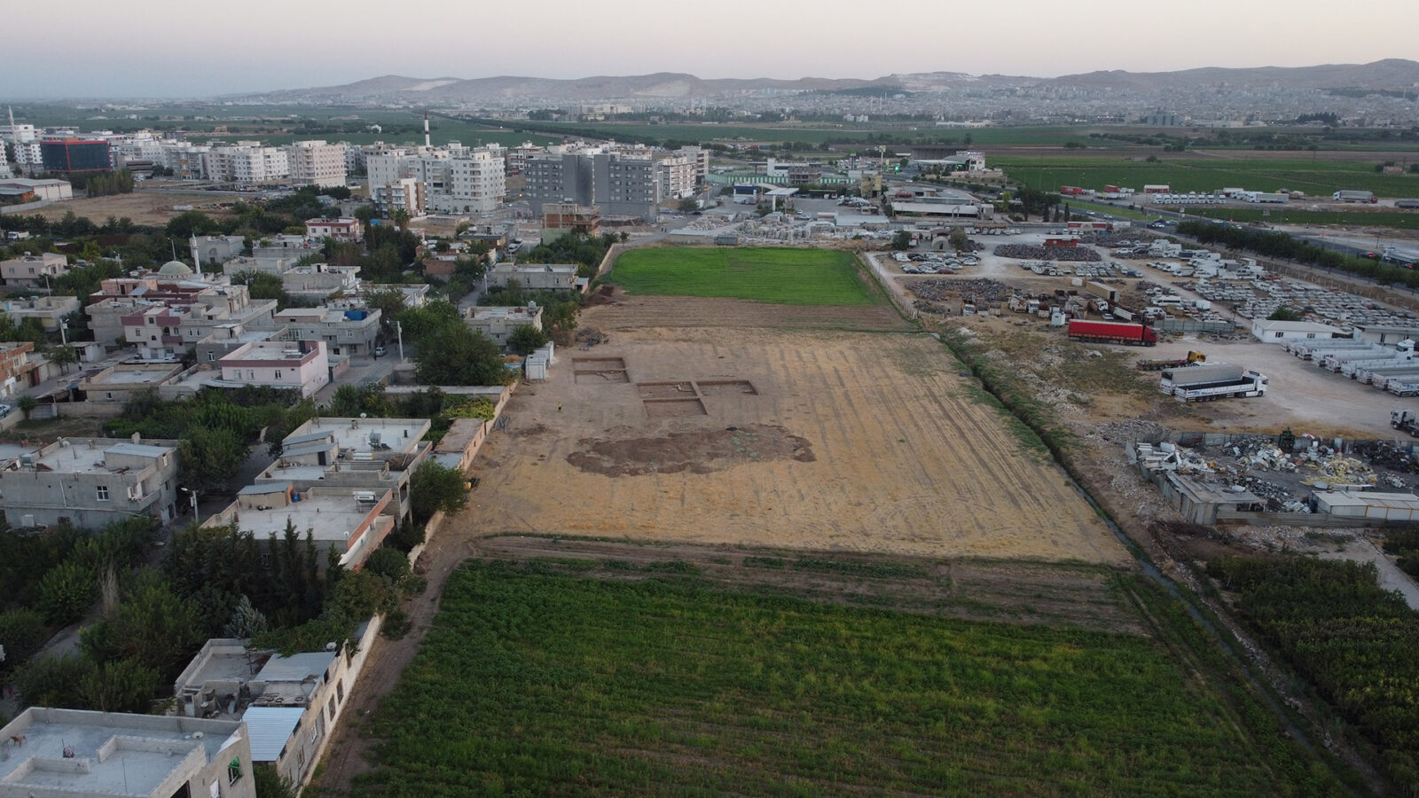 Ongoing archaeological excavations at Gurcutepe, Sanliurfa, Türkiye. (Photo via Stone Mounds Project)