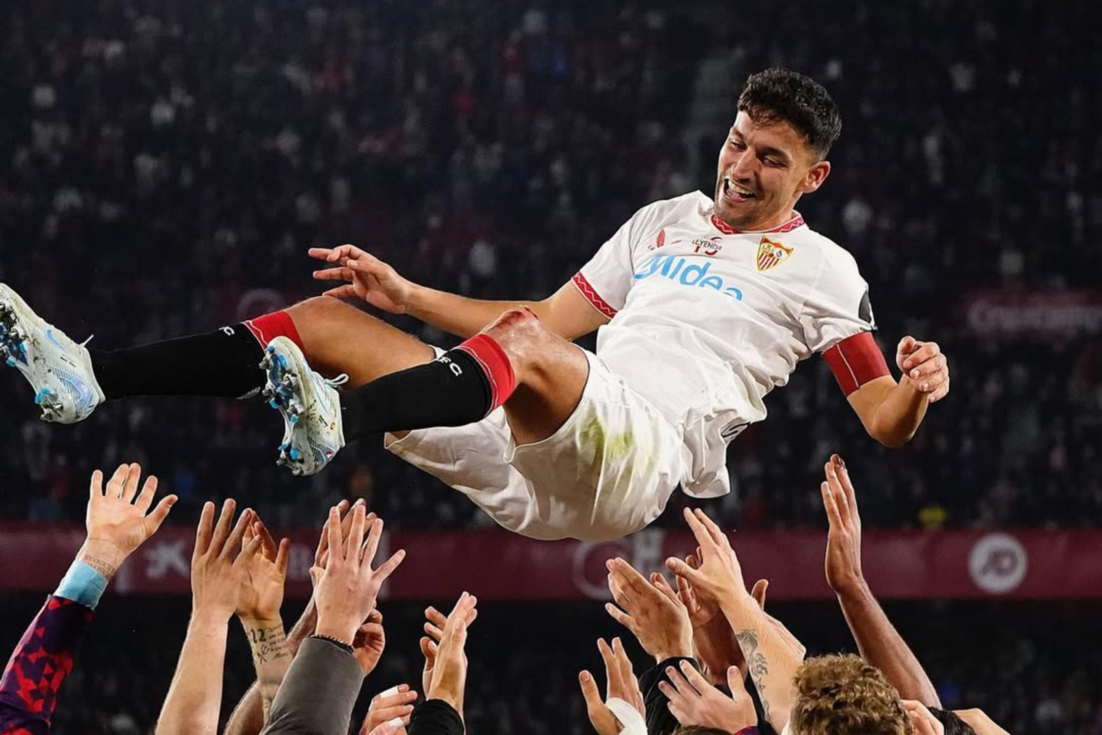 Kike Salas in action during Sevilla match against Celta Vigo, Dec. 15, 2024. (Photo via Instagram / @kikesalas_)