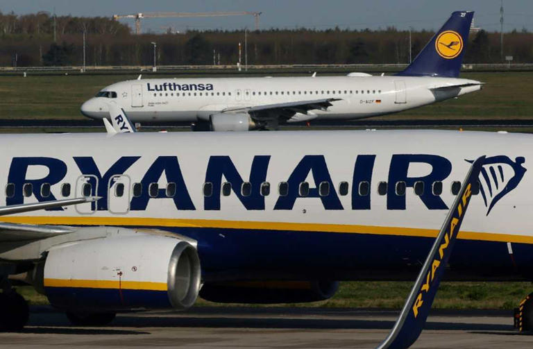 Ryanair and Lufthansa airplanes, accessed on Jan. 2, 2025. (AFP Photo)