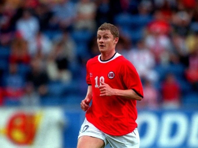 Ole Gunnar Solskjaer,  On 15 August 2001, during a friendly match between Norway and Türkiye at Ullevaal Stadion in Oslo, Solskjaer (via Getty Images)