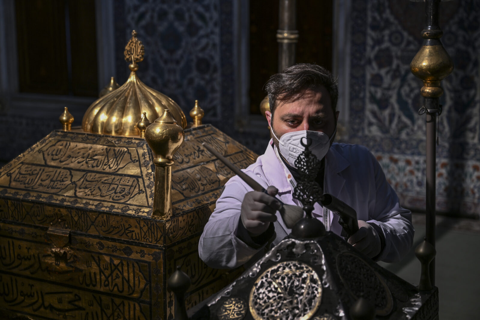 The Chamber of the Holy Relics, located in the Enderun Courtyard of Topkapi Palace, is being prepared by the staff to welcome its visitors during the Ramadan period, in Istanbul, Türkiye. (AA Photo)