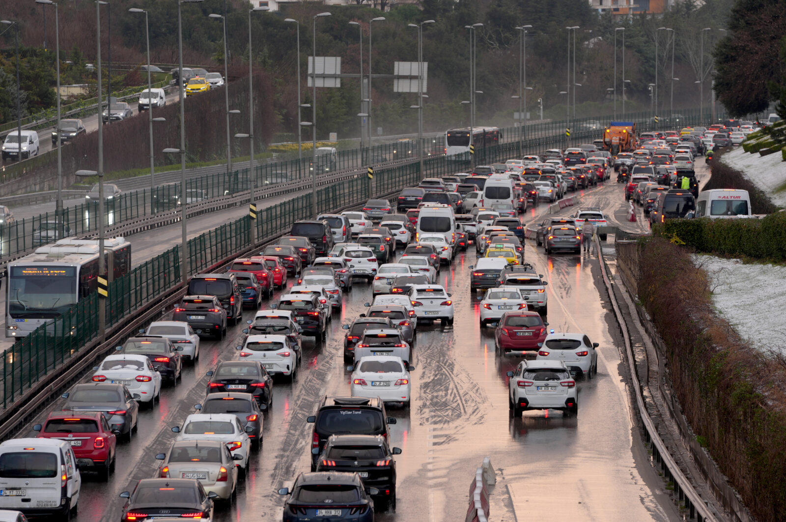 Traffic congestion has formed in some areas of Istanbul due to the impact of snowfall, Istanbul, Türkiye, Feb. 7, 2025. (AA Photo)