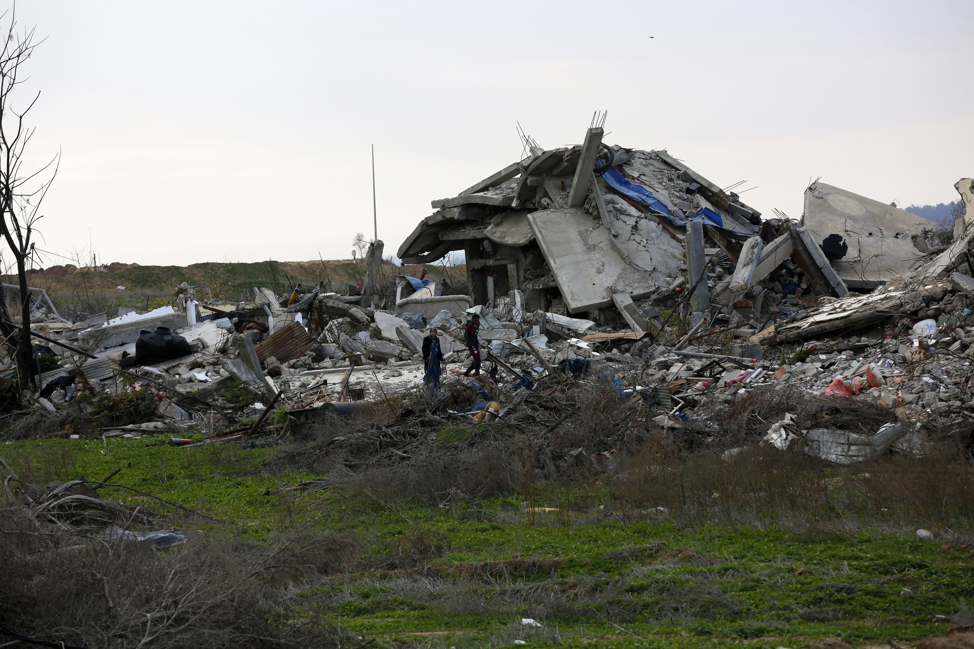 Israel begins withdrawal from Netzarim Corridor in Gaza as part of cease-fire deal