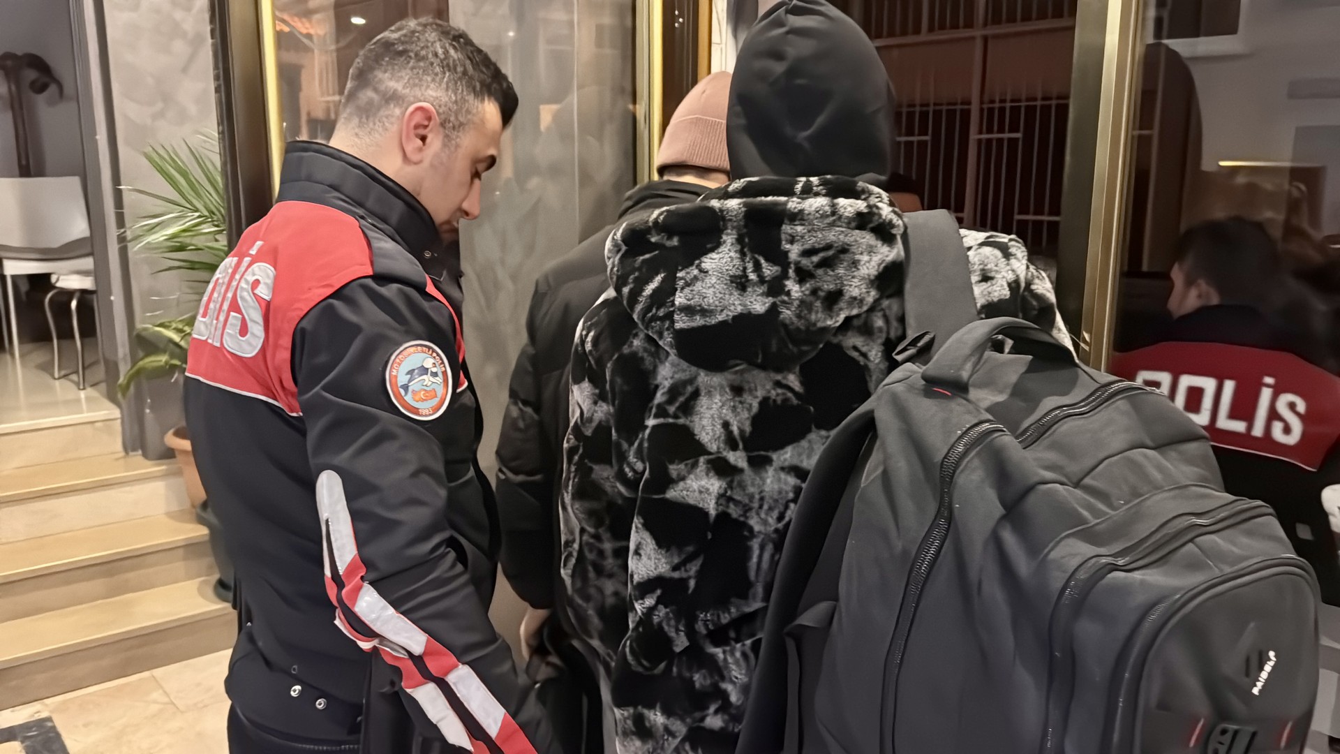 33 irregular migrants detained in Antakya, Edirne following illegal entry