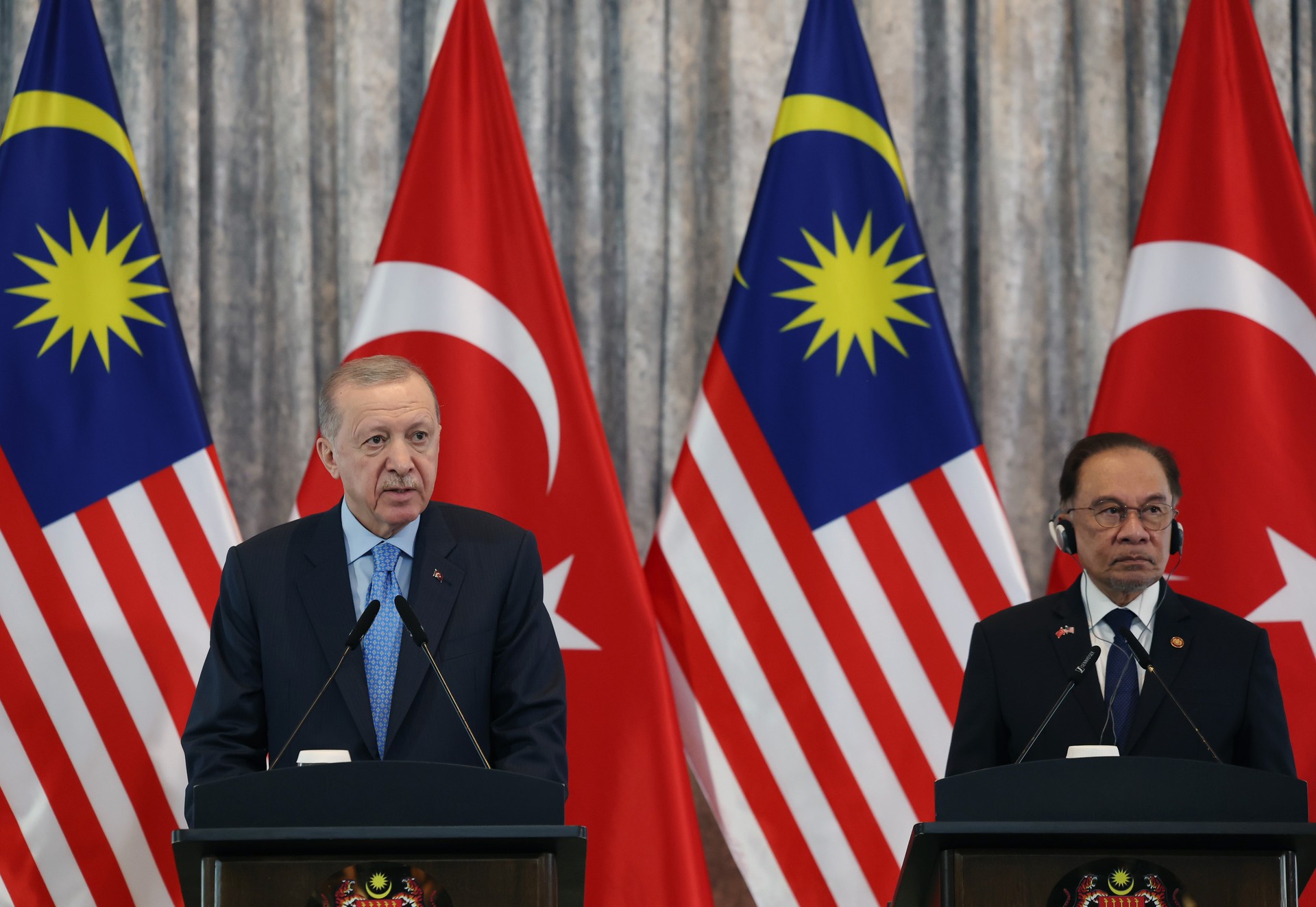 Türkiye, Malaysia sign 11 agreements to strengthen bilateral ties