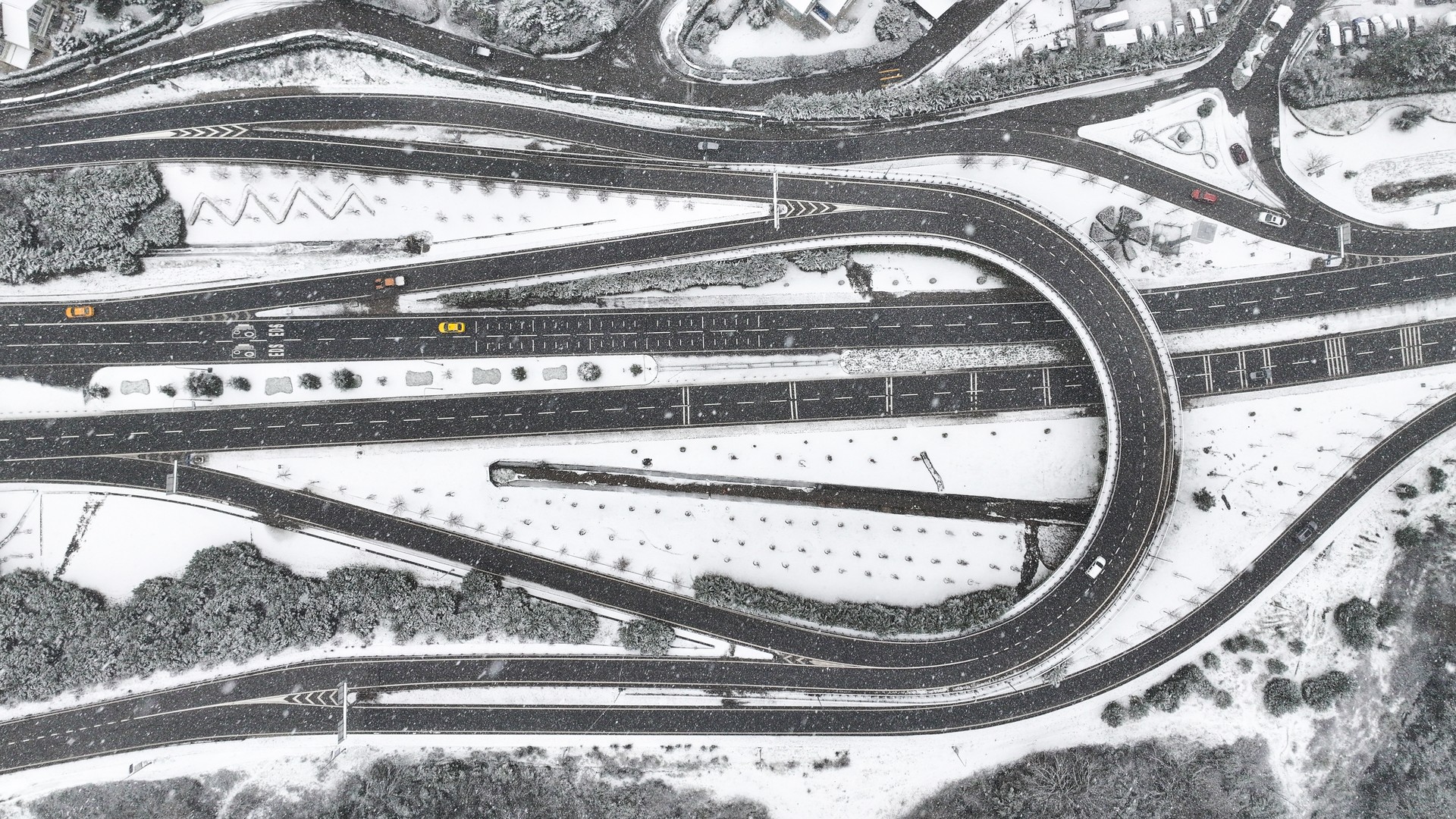 Istanbul faces heavy snowfall, up to 10 cm expected