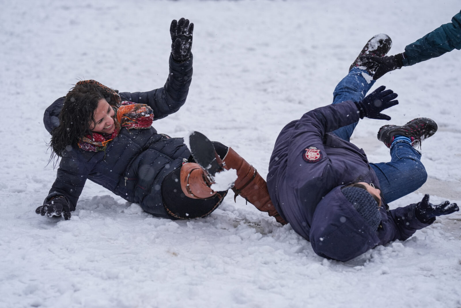 After the heavy snowstorm in Istanbul, children and families enjoyed playing in the snow. (AA Photo)