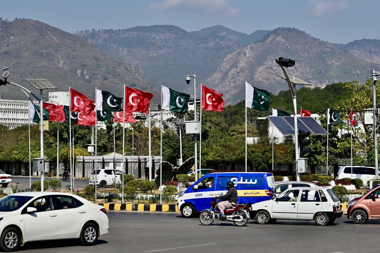 Türkiye sets ambitious $5B trade target with Pakistan