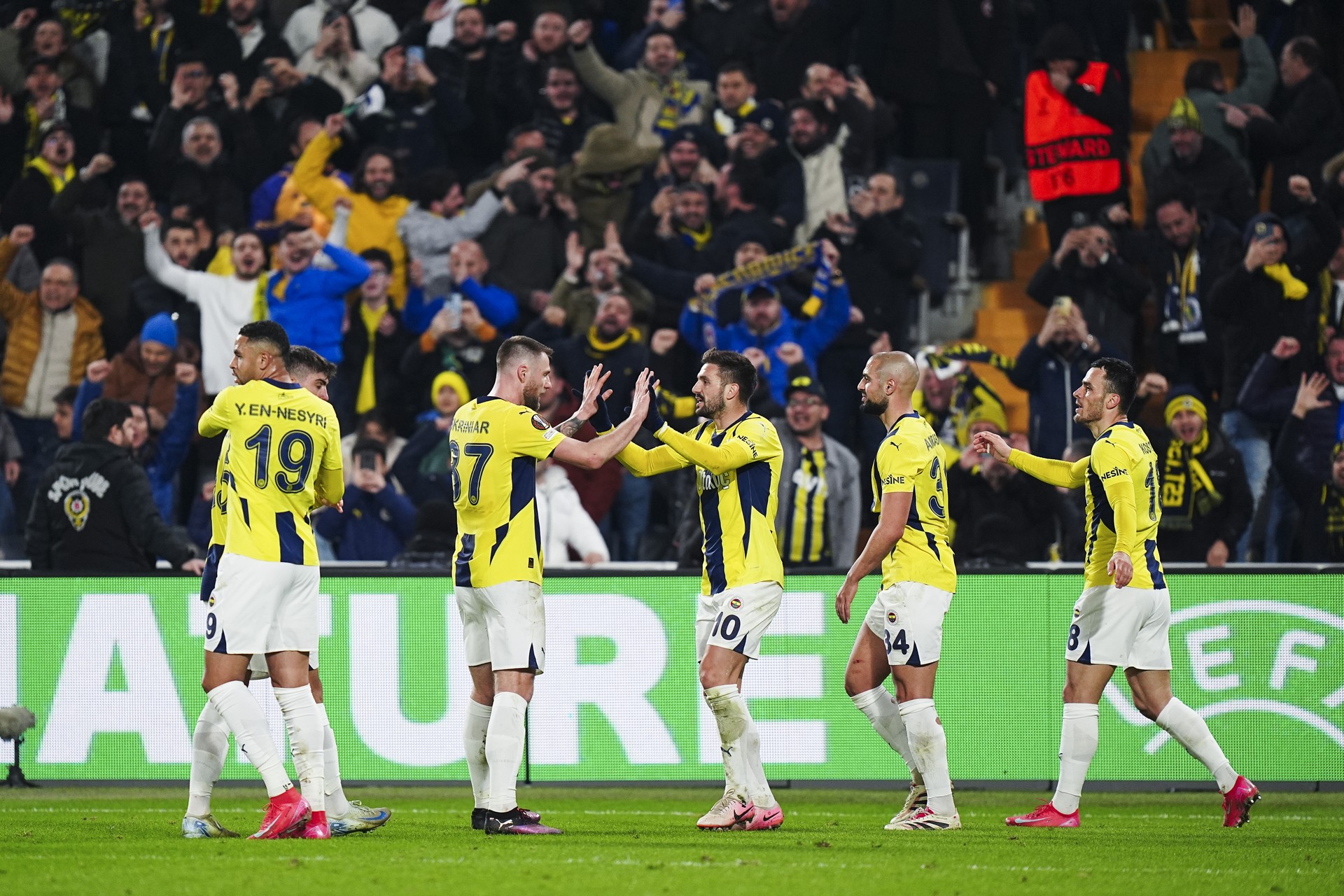 Fenerbahce visits Anderlecht with 3-0 advantage in Europa League 2nd leg