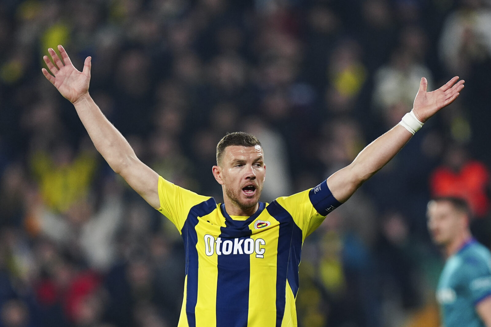 Edin Dzeko of Fenerbahce in action during UEFA Europa League last 16 play-off round first leg football match between Fenerbahce and Anderlecht at Ulker Stadium in Istanbul, Türkiye, February 13, 2025. (AA Photo)
