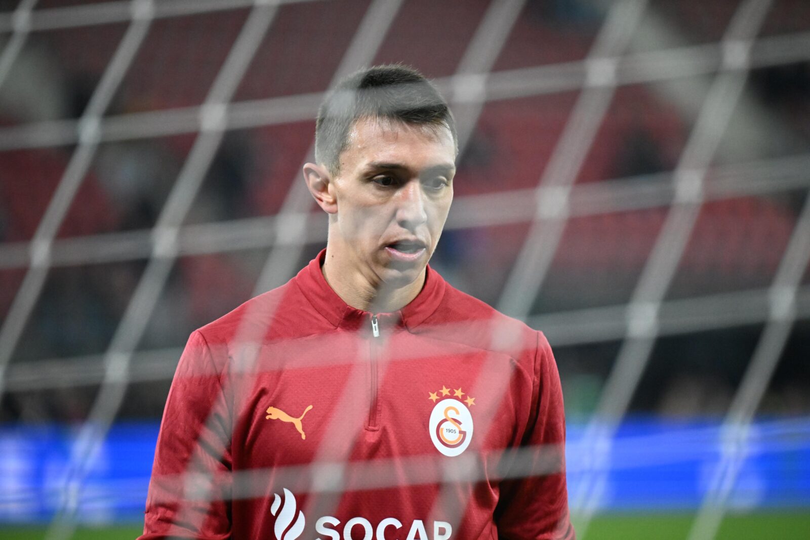 Fernando Muslera of Galatasaray warms up ahead of the UEFA Europa League knockout round play-off first leg football match between AZ Alkmaar and Galatasaray at the AFAS Stadium in Alkmaar, Netherlands, Feb. 13, 2025. (AA Photo)