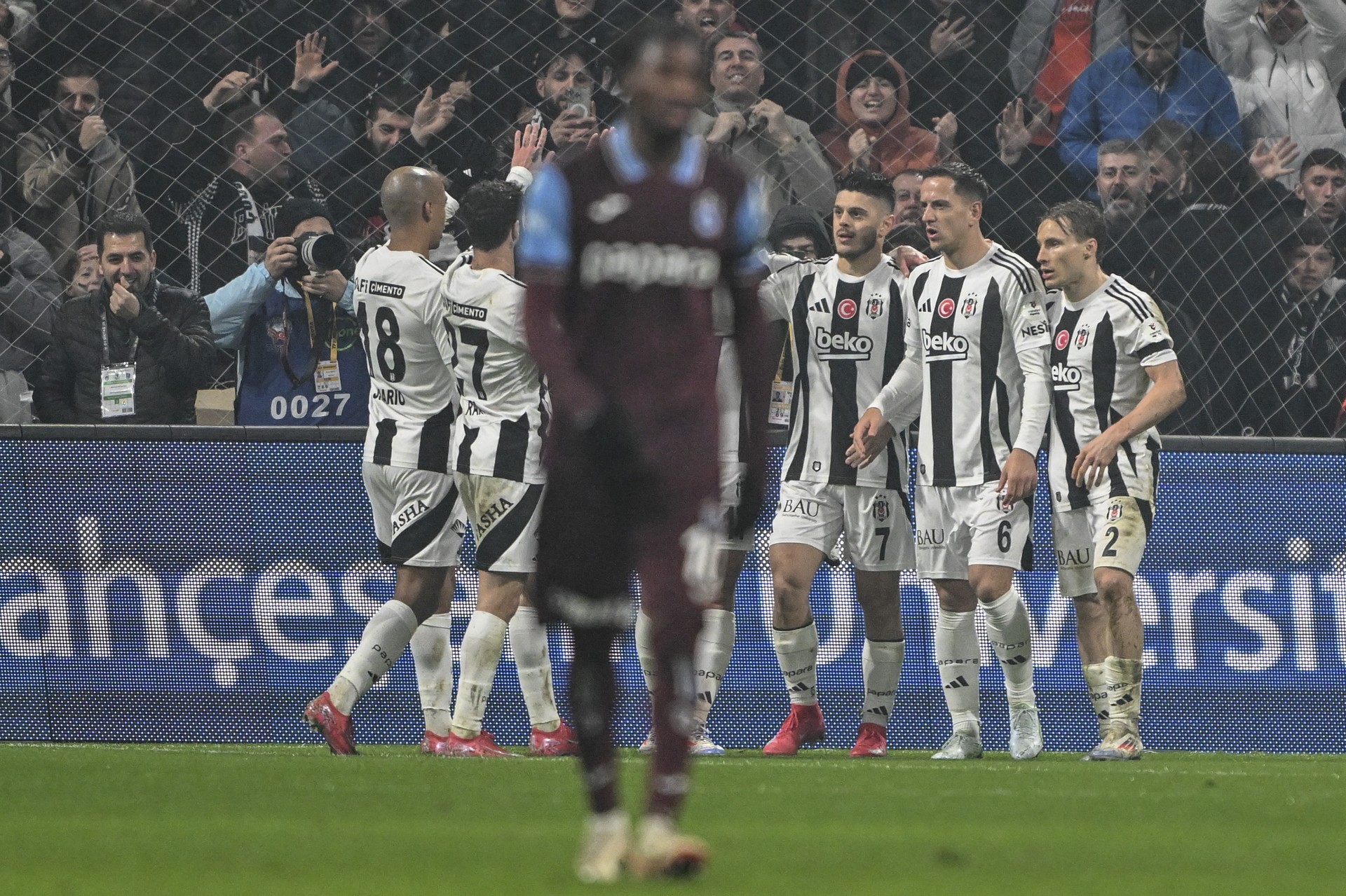 Besiktas triumphs 2-1 over Trabzonspor in thrilling Turkish Super Lig encounter