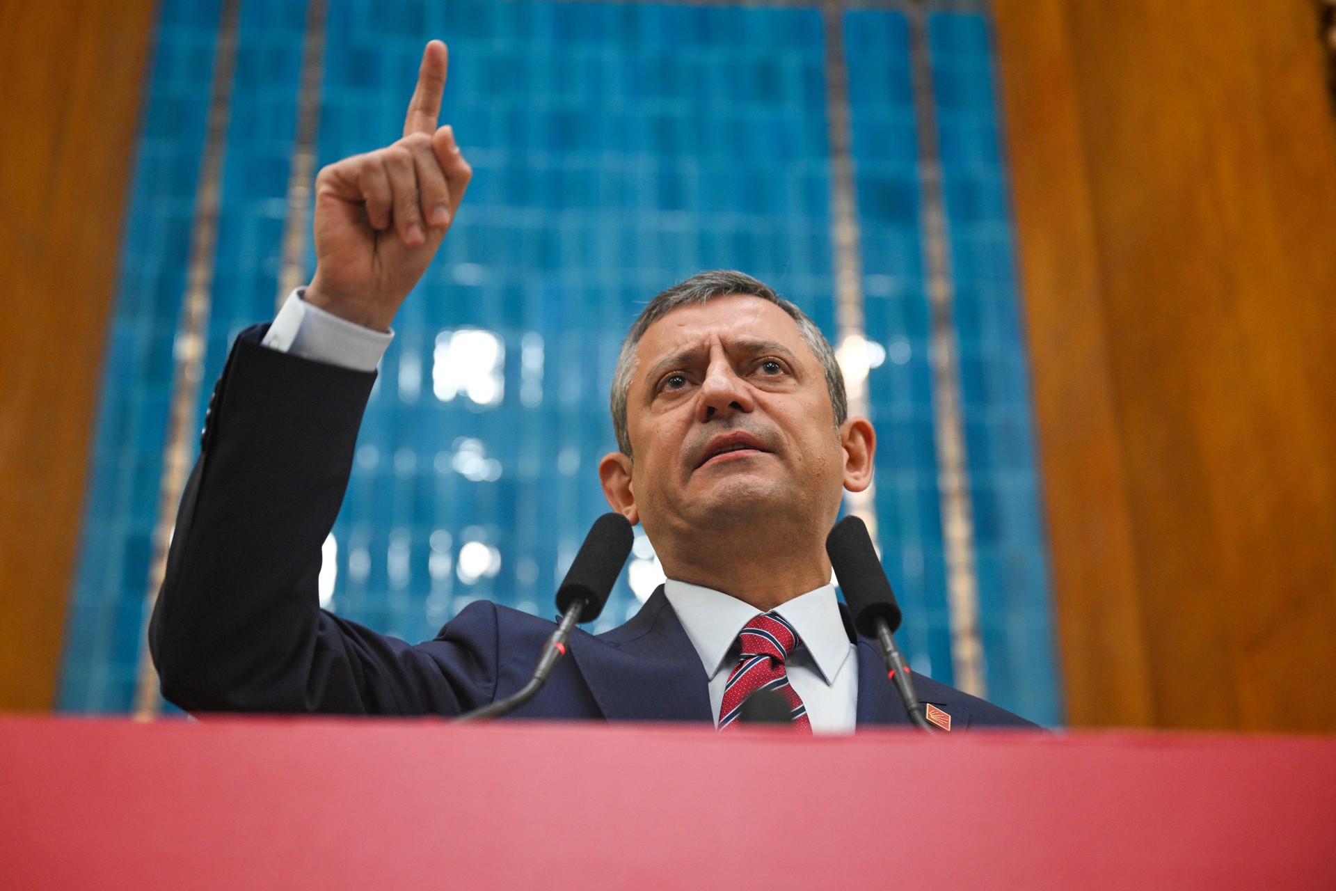 Main opposition CHP leader faces legal action from former mayor