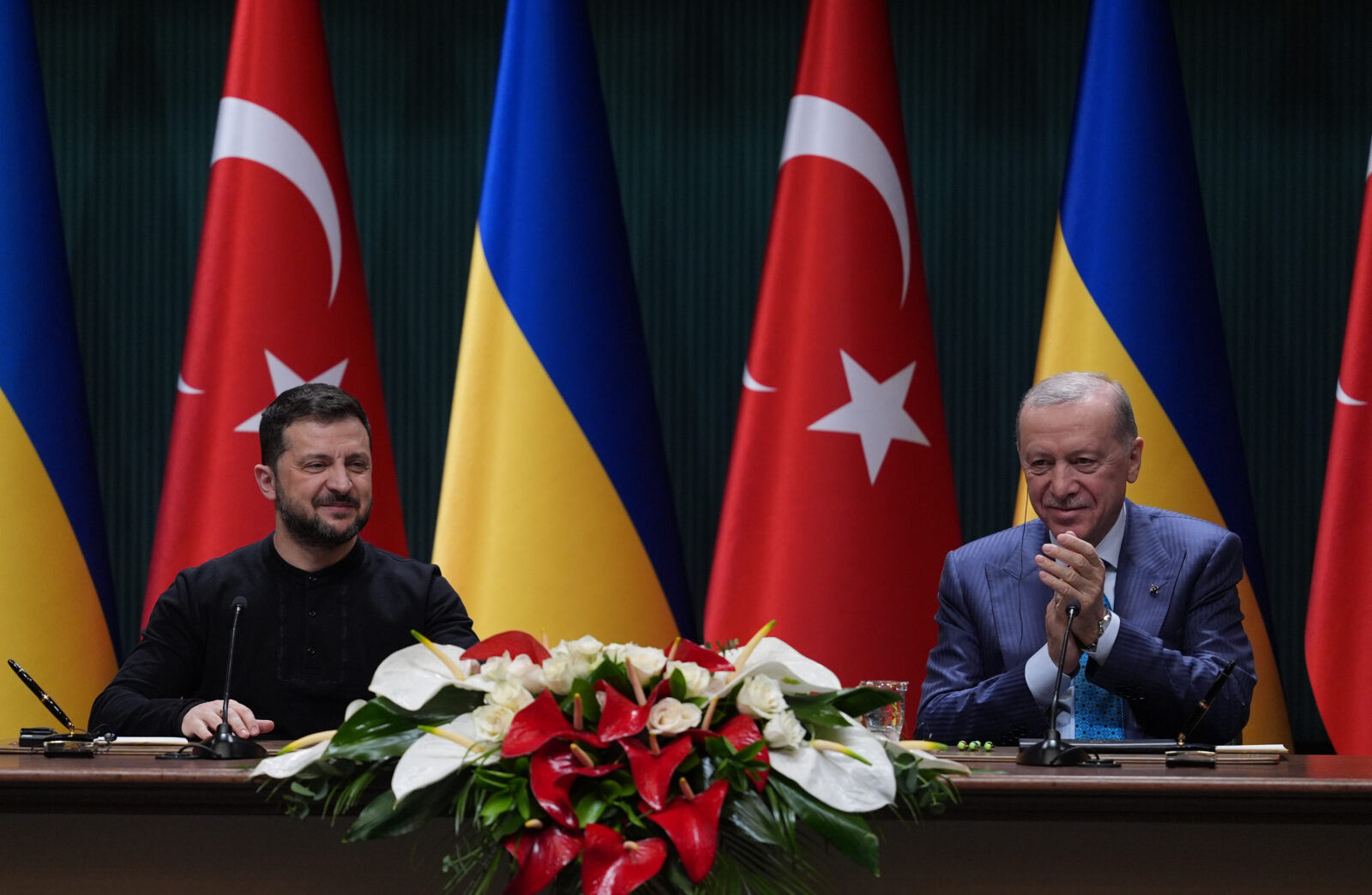President Recep Tayyip Erdogan (R) and his Ukrainian counterpart, Volodymyr Zelenskyy (L) hold a joint news conference after their one-on-one meeting and closed-door inter-delegation meeting at the Presidential Complex in Ankara, Türkiye, Feb. 17, 2025 (AA Photo)