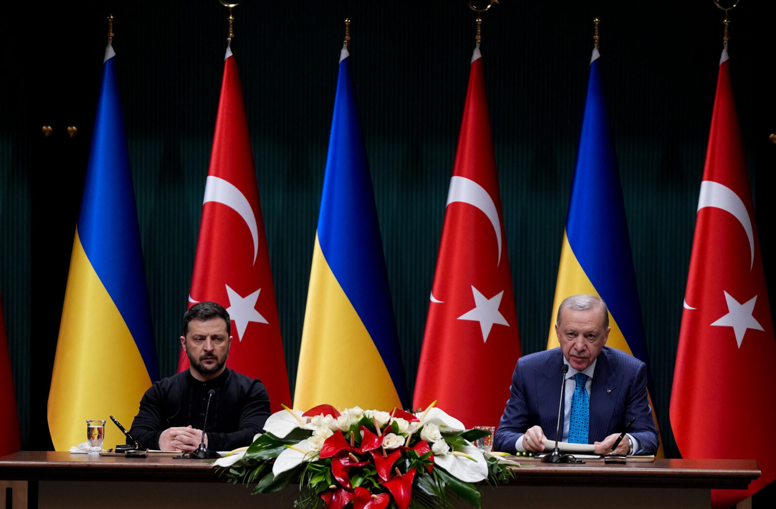 President Recep Tayyip Erdogan (R) and Ukrainian President Volodymyr Zelenskyy (L) hold a joint press conference following their bilateral and inter-delegation meetings at the Presidential Complex in Ankara, Türkiye on Feb.18, 2025 (AA Photo)