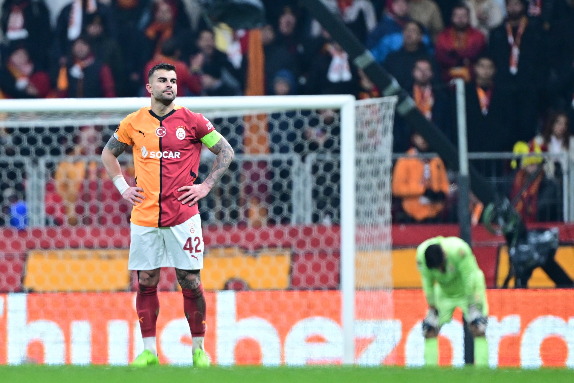 Galatasaray knocked out of Europa League after poor performance against AZ Alkmaar 