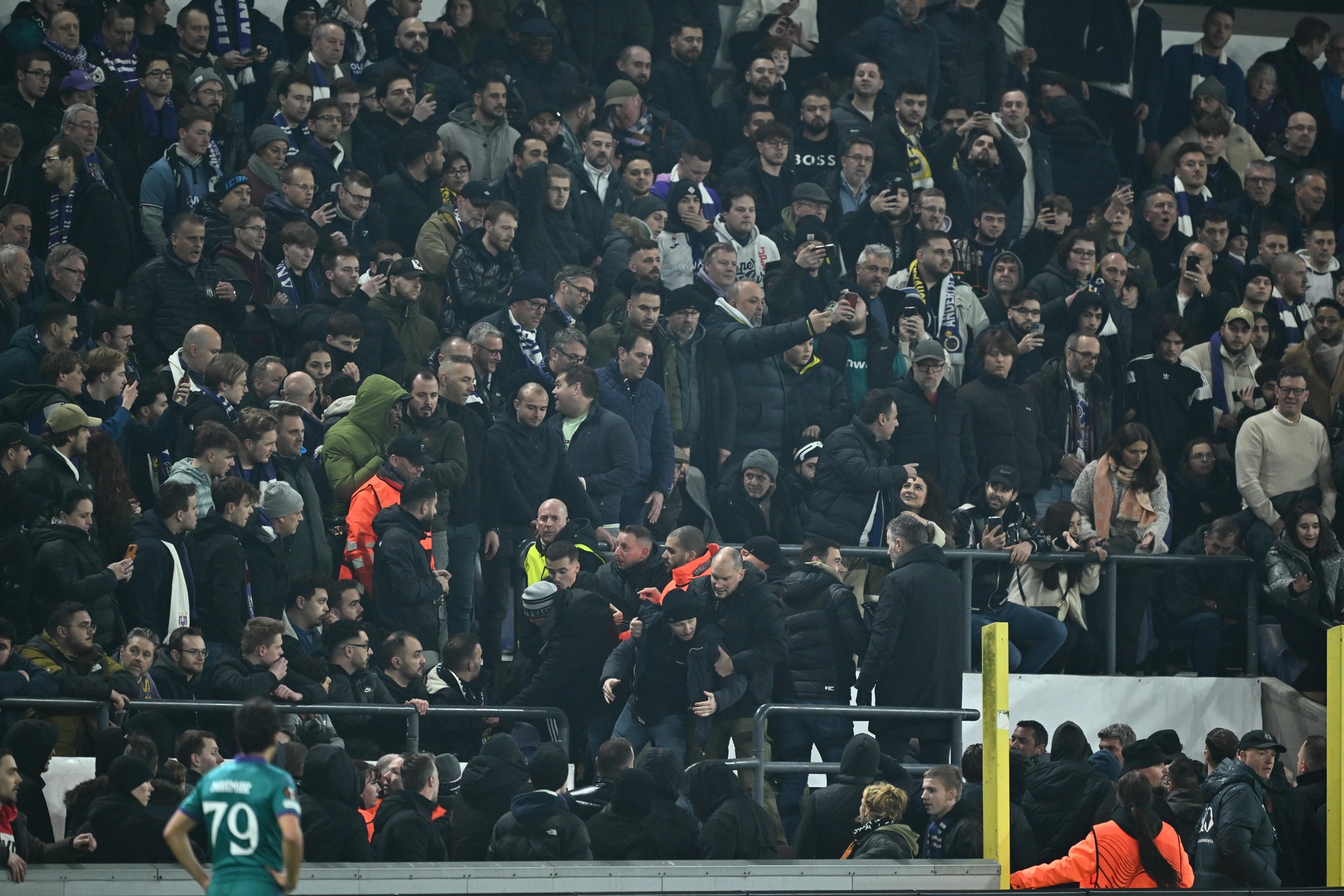 Turkish fans suffer racist attack in Belgium; fight disrupts Fenerbahce-Anderlecht match