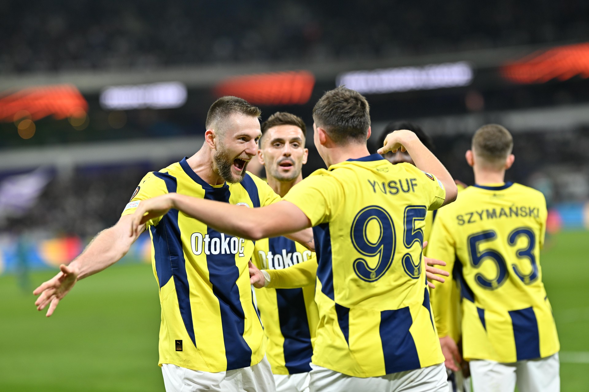 Fenerbahce advances to Europa League Round of 16 despite racist attacks on Turkish fans