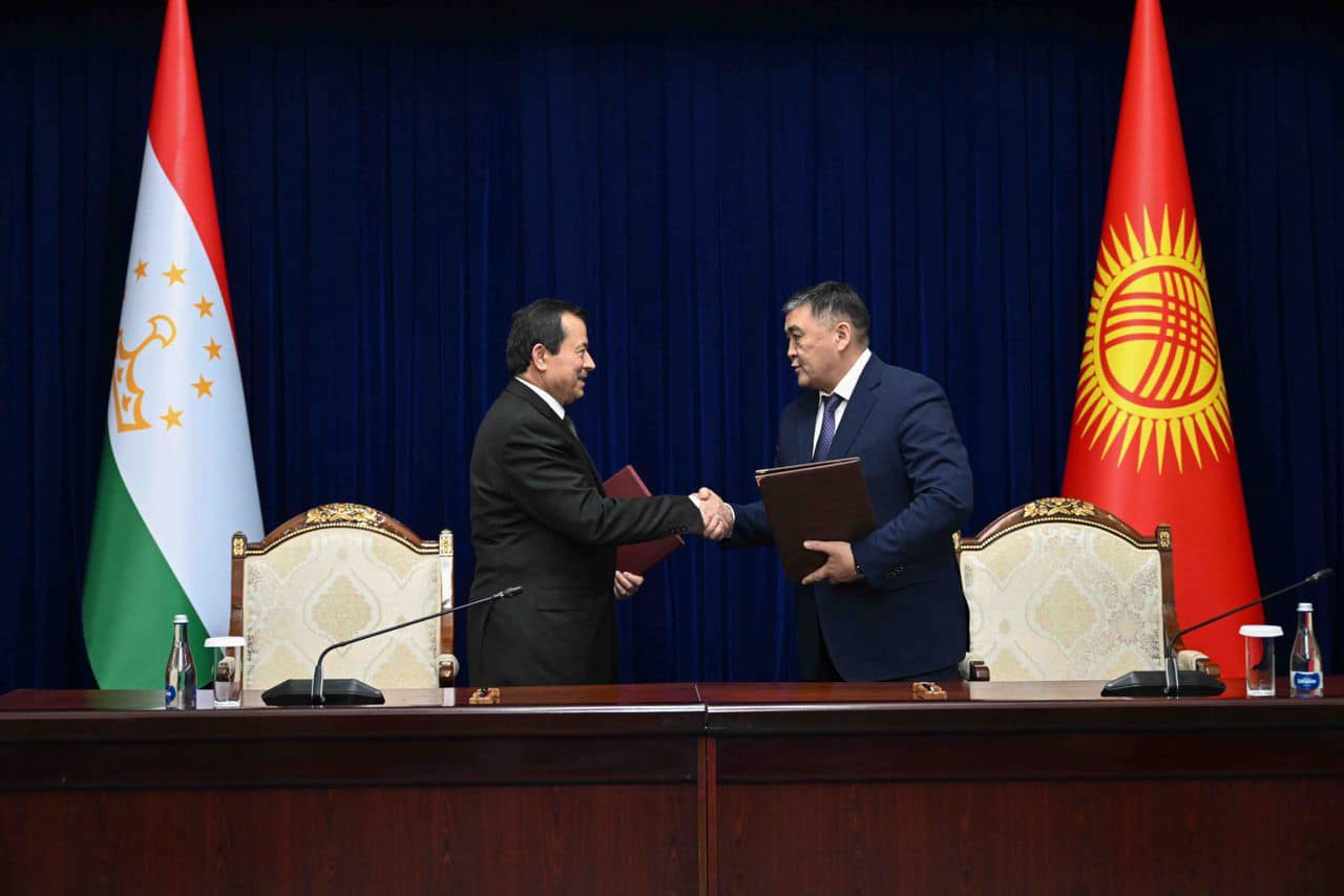 Kyrgyzstan and Tajikistan sign final protocol on border determination