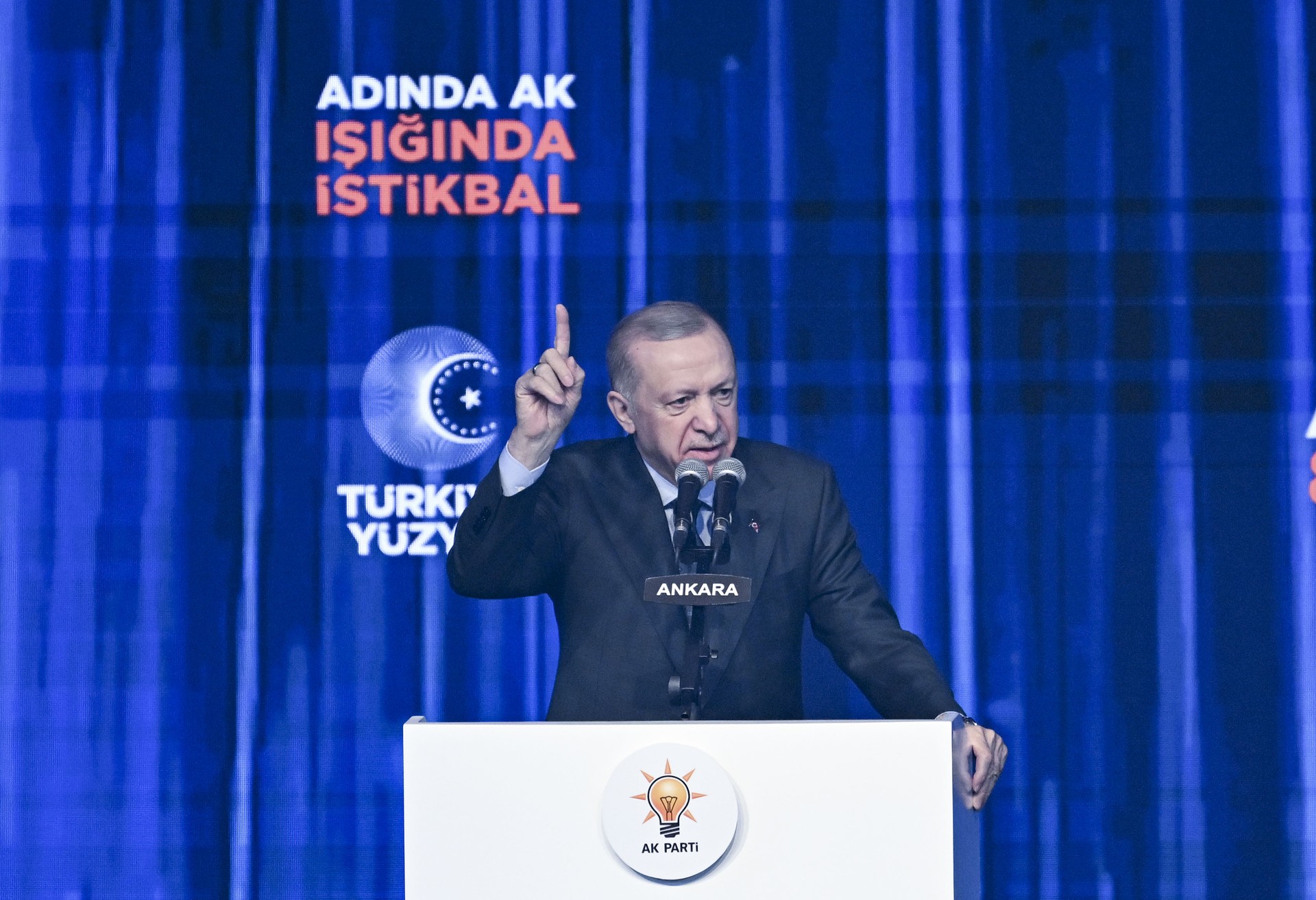 Erdogan outlines bold vision for Türkiye's future at ruling AK Party's congress
