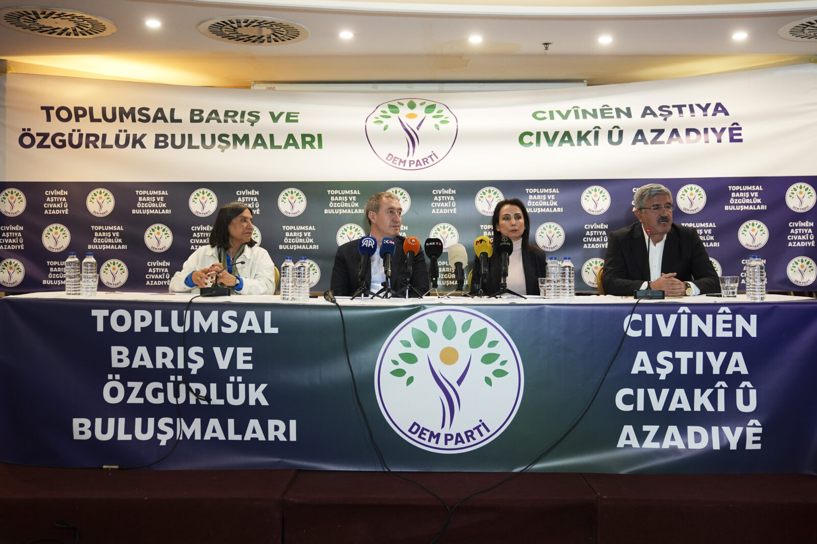 Kurdish-oriented DEM Party delegation travels to Imrali for meeting with Ocalan