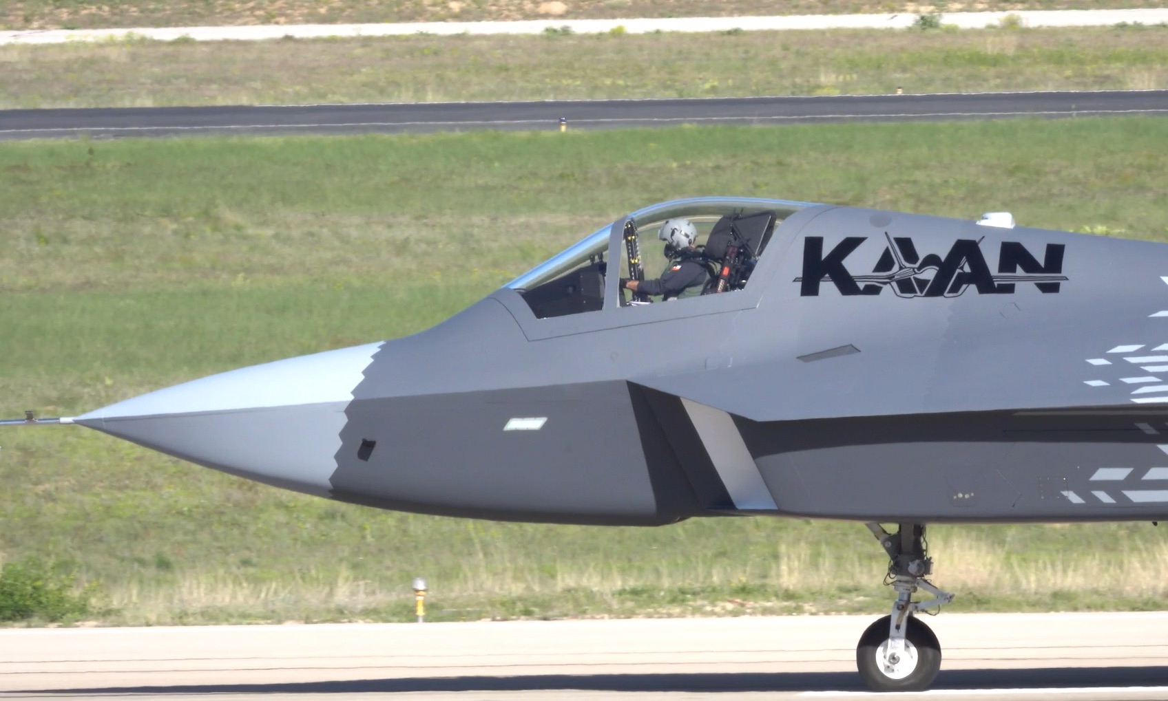 UAE expresses interest in Türkiye's KAAN fighter jet