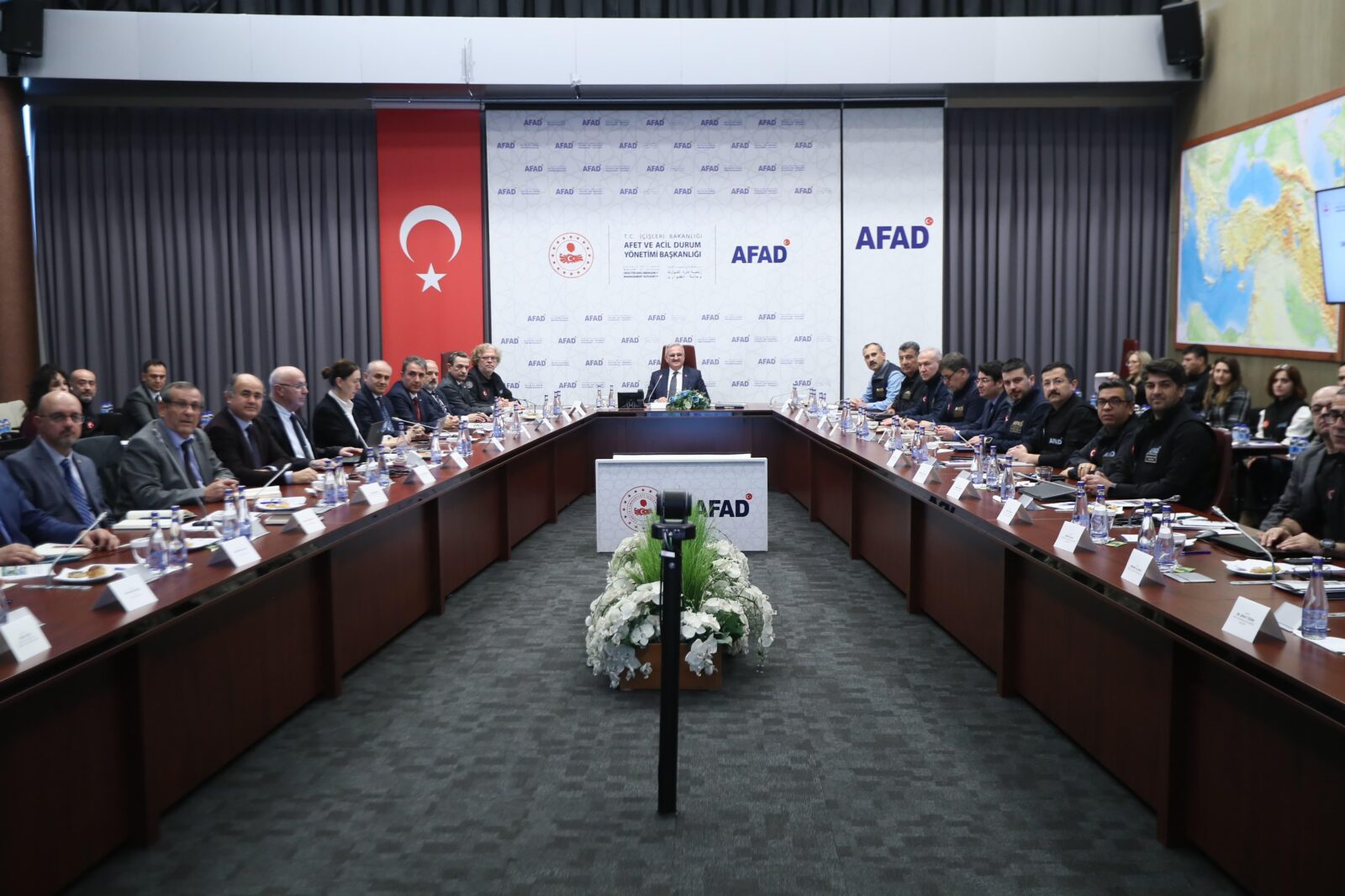 Türkiye holds emergency meeting on Santorini seismic activity, potential risks
