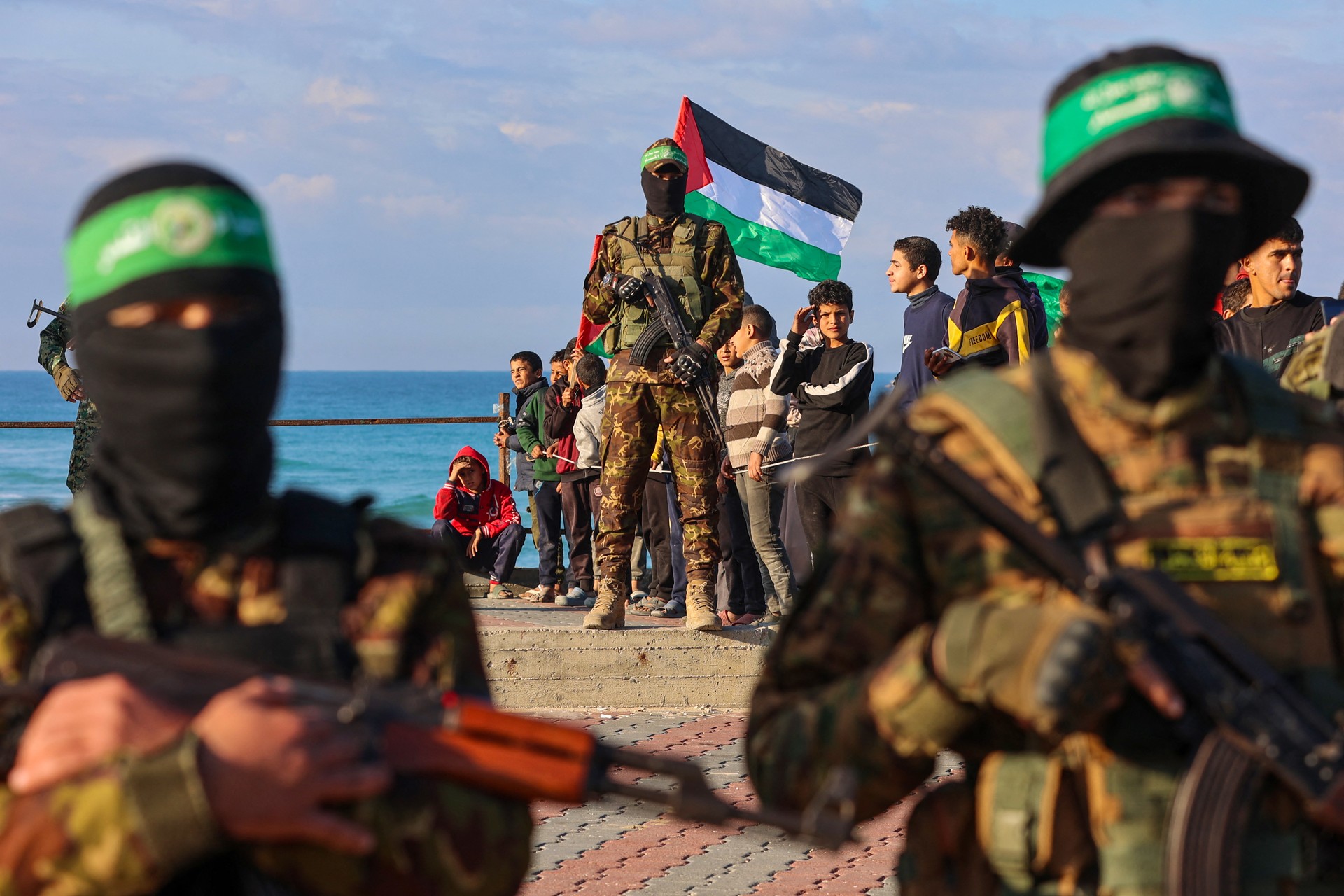 Hamas to proceed with Gaza cease-fire, hostage release despite aid disputes
