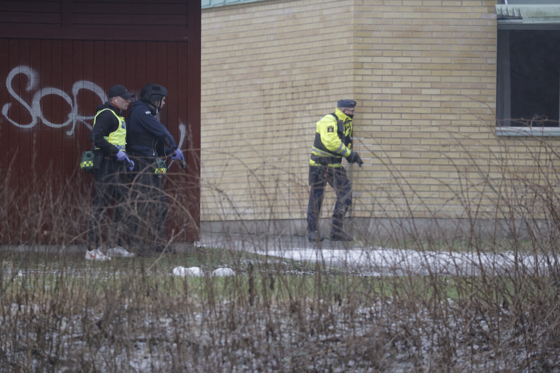 Police officers are seen at the Risbergska School in Orebro, Sweden, on February 4, 2025. (AFP Photo)