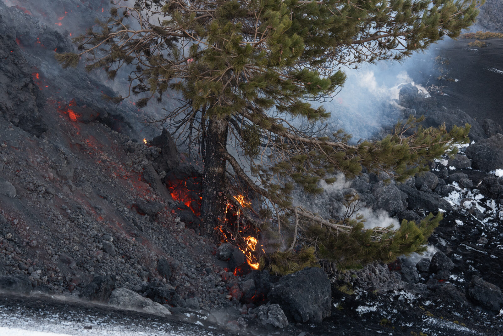Lava erupts from a fissure on Mount Etna, illuminating the night sky, Feb. 14, 2025. (AFP Photo)