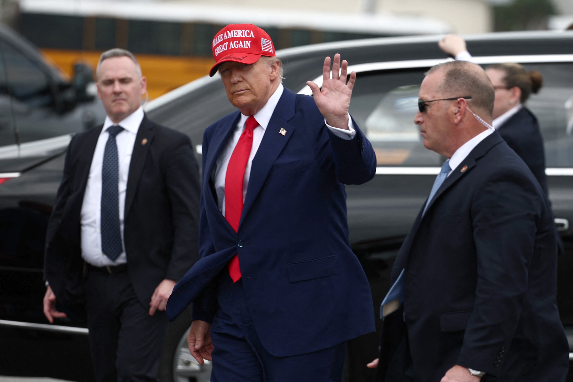 Trump says he may meet with Putin 'very soon' to discuss Ukraine