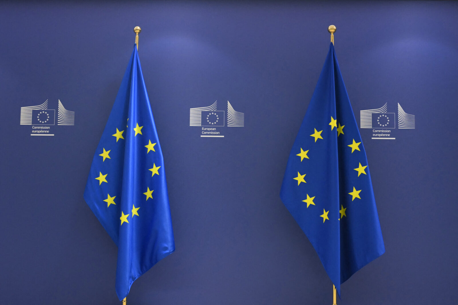 A photo shows European Union flags prior to a meeting at the European Commission building in Brussels on February 18, 2025. (AFP Photo)
