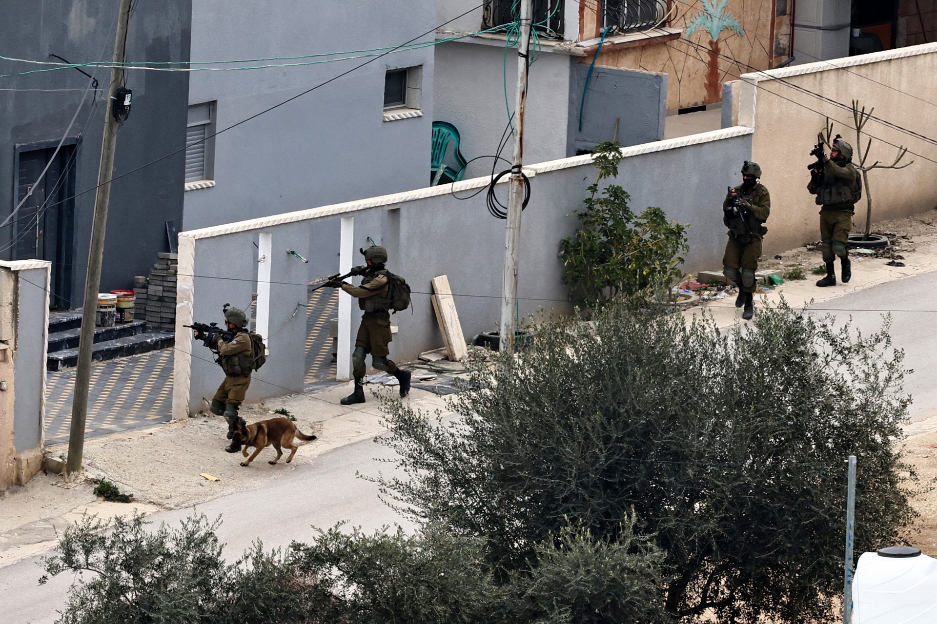 Netanyahu orders intensive West Bank operations after Tel Aviv bus explosions