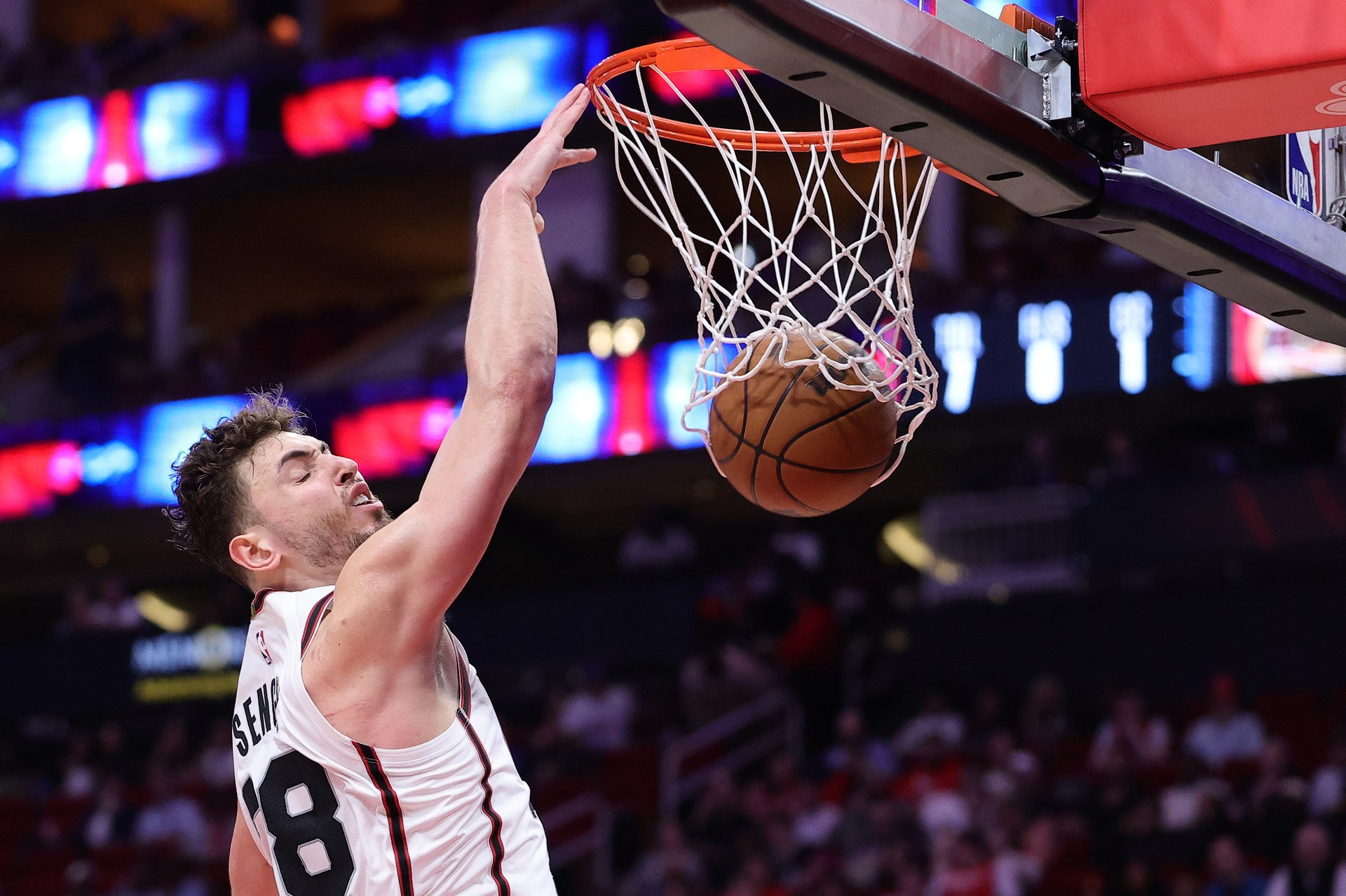 Turkish star Alperen Sengun shines as Rockets defeat Spurs 118-106