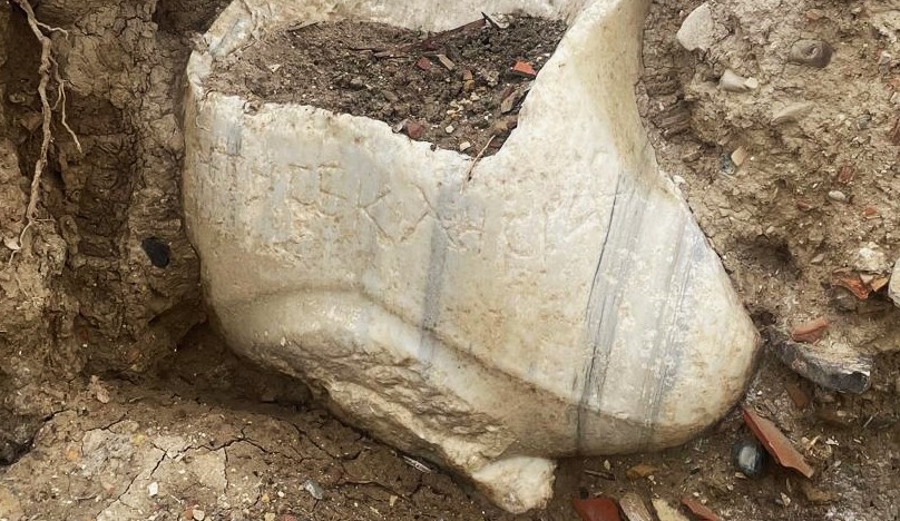 A fragment of an Archaic period Kouros (Young Man) statue was discovered in the coastal area of Kusadasi district in Aydin, eroded by the waves, Türkiye, Feb. 13, 2025. (IHA Photo)