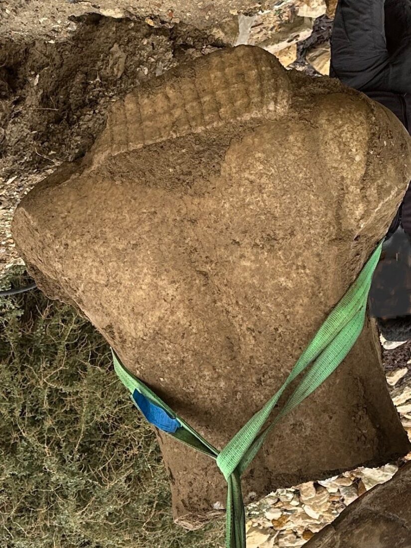 A fragment of an Archaic period Kouros (Young Man) statue was discovered in the coastal area of Kusadasi district in Aydin, eroded by the waves, Türkiye, Feb. 13, 2025. (IHA Photo)