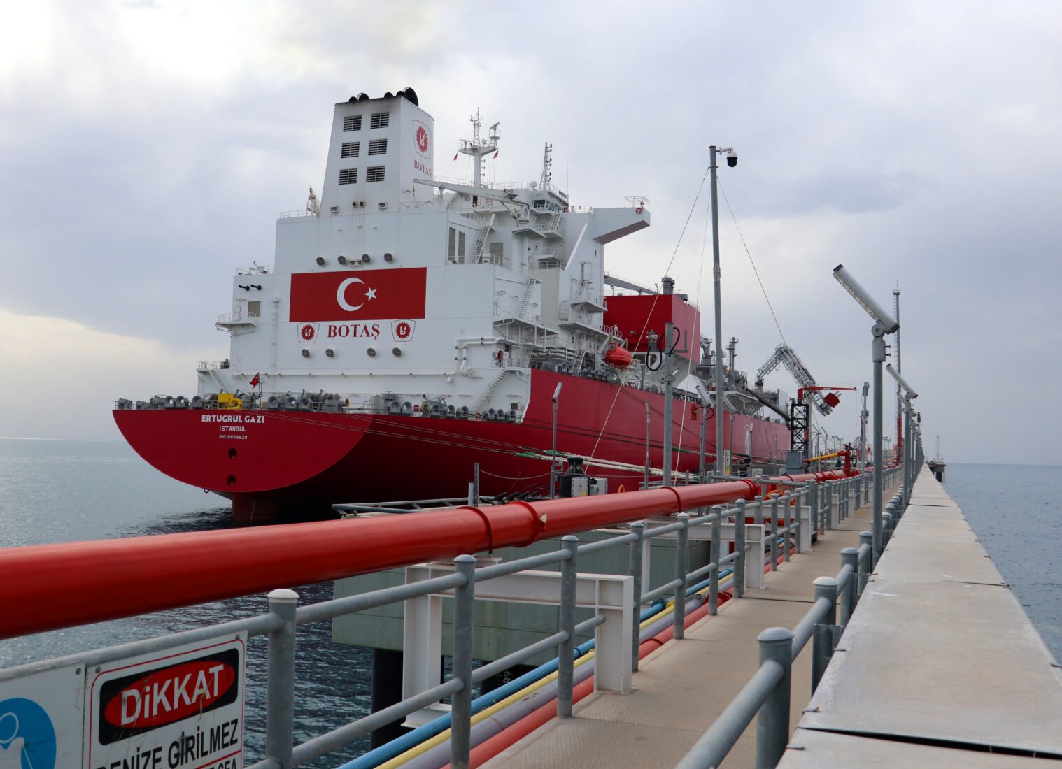 Türkiye's first floating storage regasification unit (FSRU), Ertugrul Gazi, docked at the BOTAS Dortyol LNG Storage Facility off the coast of Hatay in southern Türkiye, on Feb. 2, 2022. (IHA Photo)