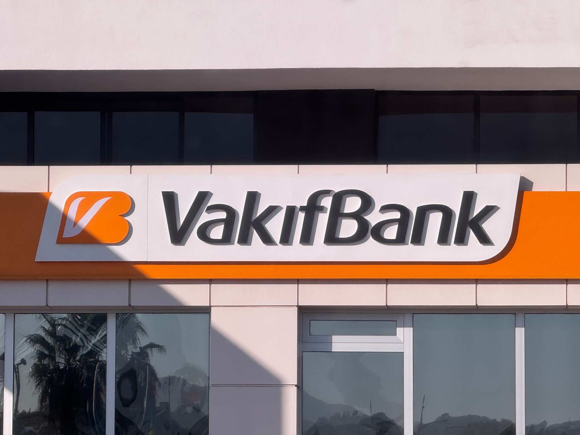 Turkish VakifBank secures $700M with its first overseas borrowing transaction of 2025