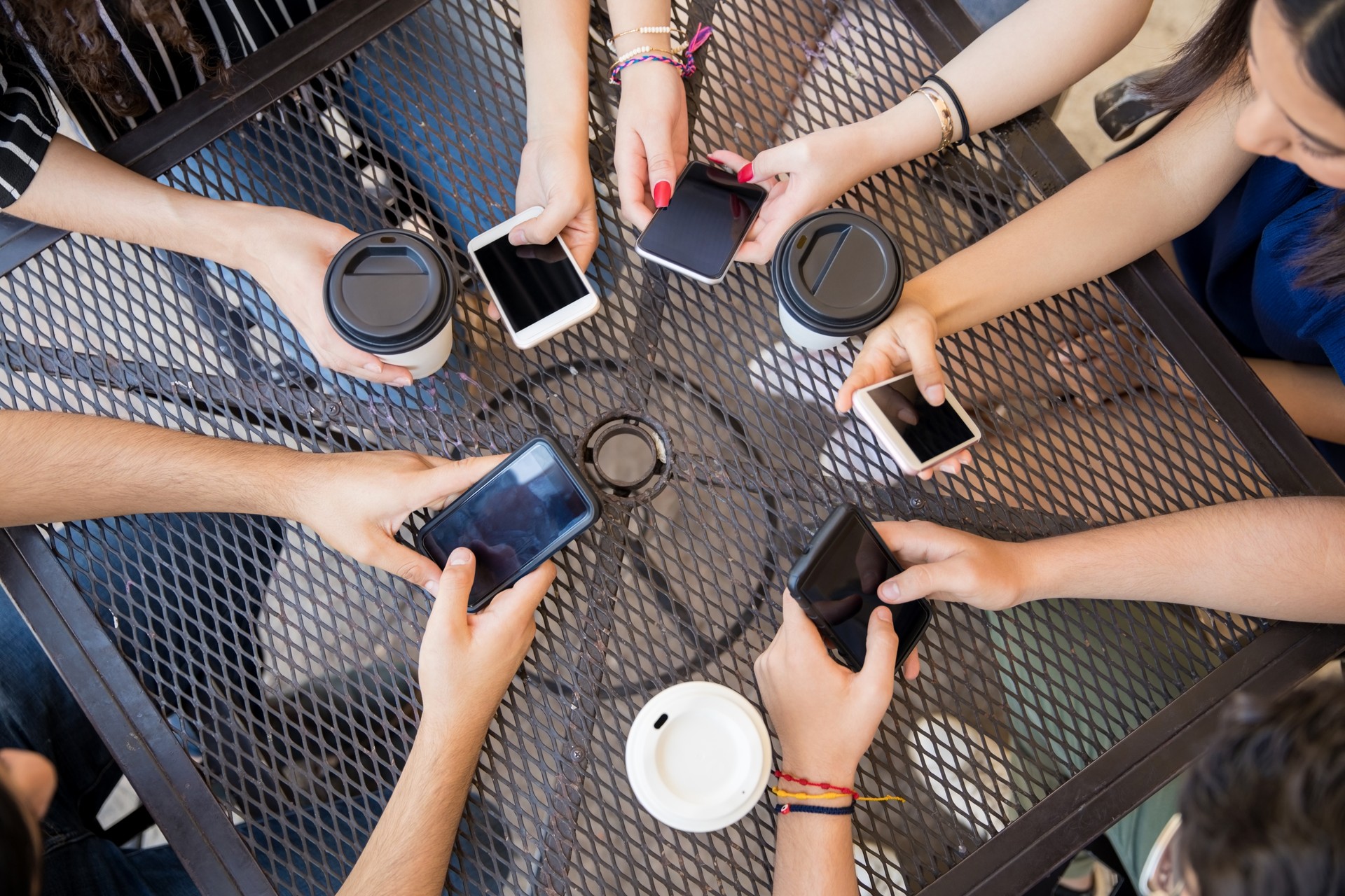 Are young people losing their linguistic skills? Experts warn of alarming trend