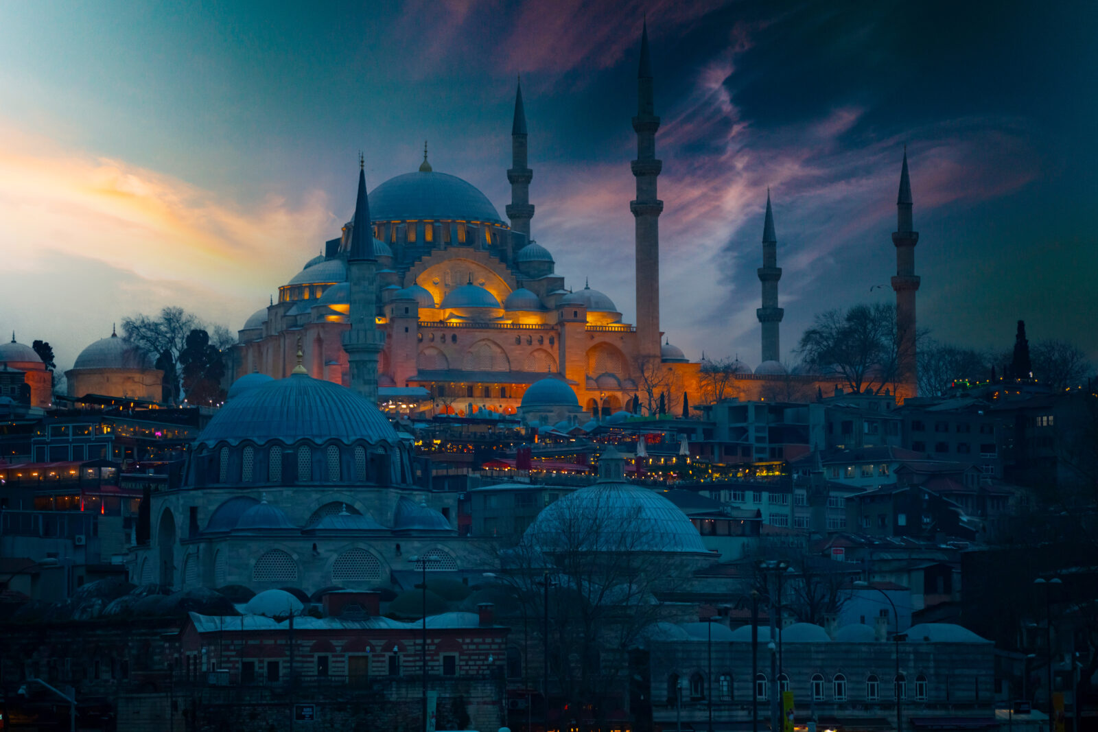 Suleymaniye Mosque at dusk, a serene and historic landmark in Istanbul during Ramadan, Türkiye. (Adobe Stock Photo)
