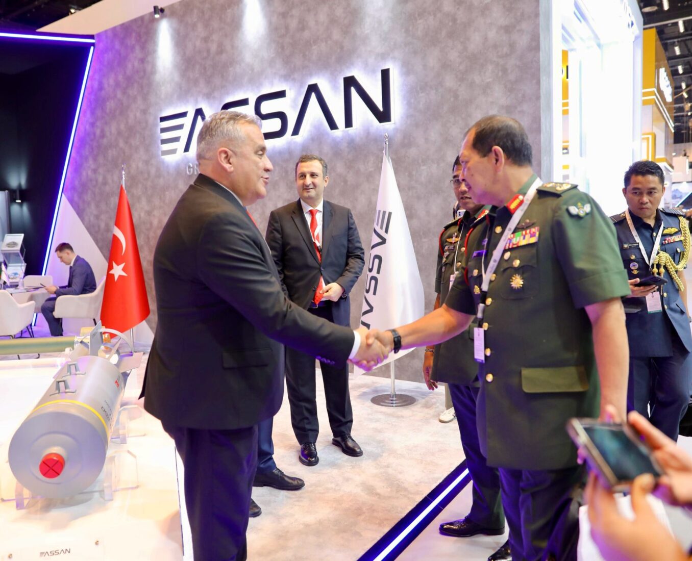 The Chief of the General Staff of Malaysia, General Tan Sri Bin Jantan, and his delegation visit the Assan Group stand during IDEX UAE 2025. (Photo via X / @assan_group)