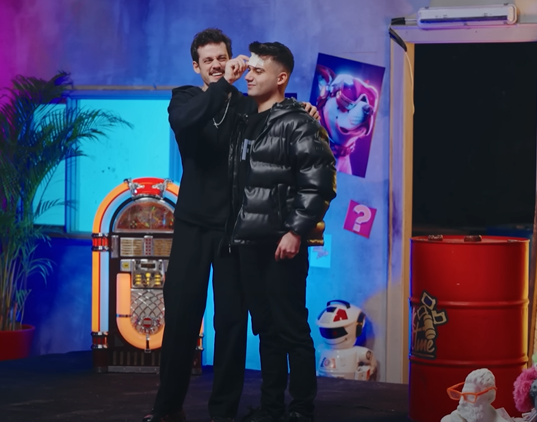 A contestant on Orkun Isitmak’s Acik Eksiltme game show reveals their permanent 