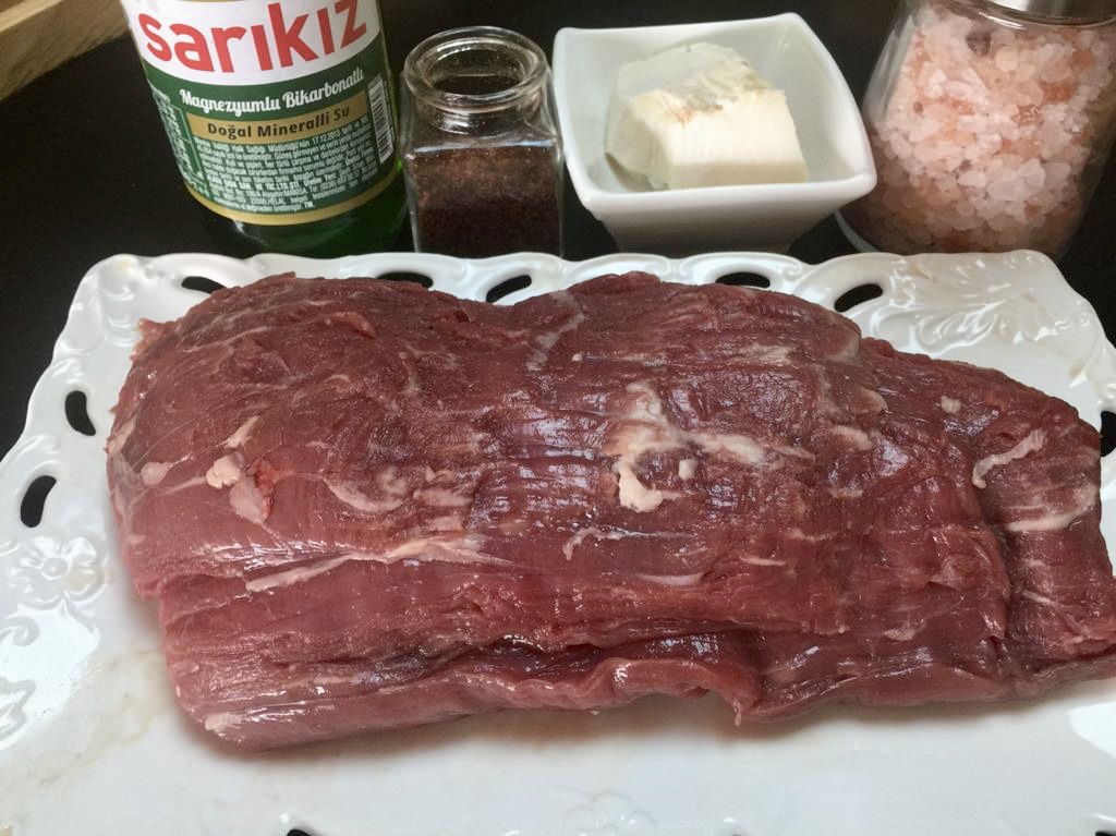 A cut of beef prepared for a doner kebab. (Photo via dombili.com)